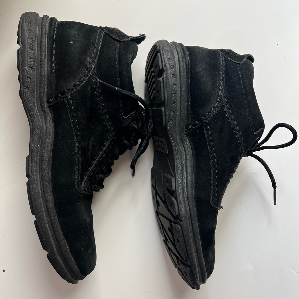 Rockport Woman’s Black Leather Low Lace-Up Boots Size 9